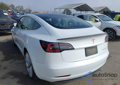2019 Tesla Model 3 Long Range/Performance z USA, uszkodzony, nr VIN 5YJ3E1EB0KF422014